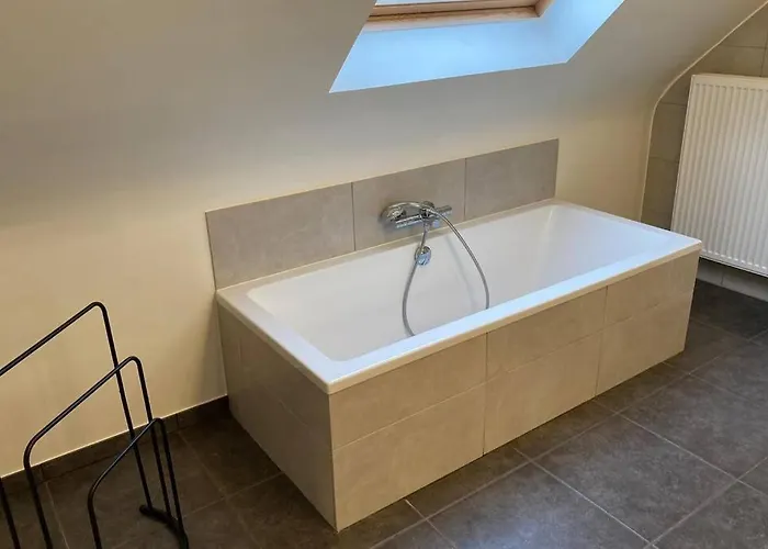 Vakantieverblijf 'mara Cinco' Met Ruim Terras In Ostende